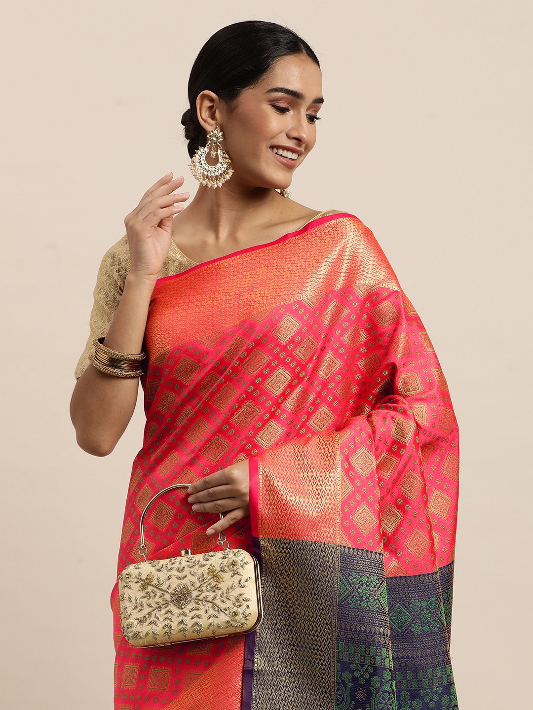 

Saree Swarg Red & Golden Ethnic Motifs Silk Blend Banarasi Sarees