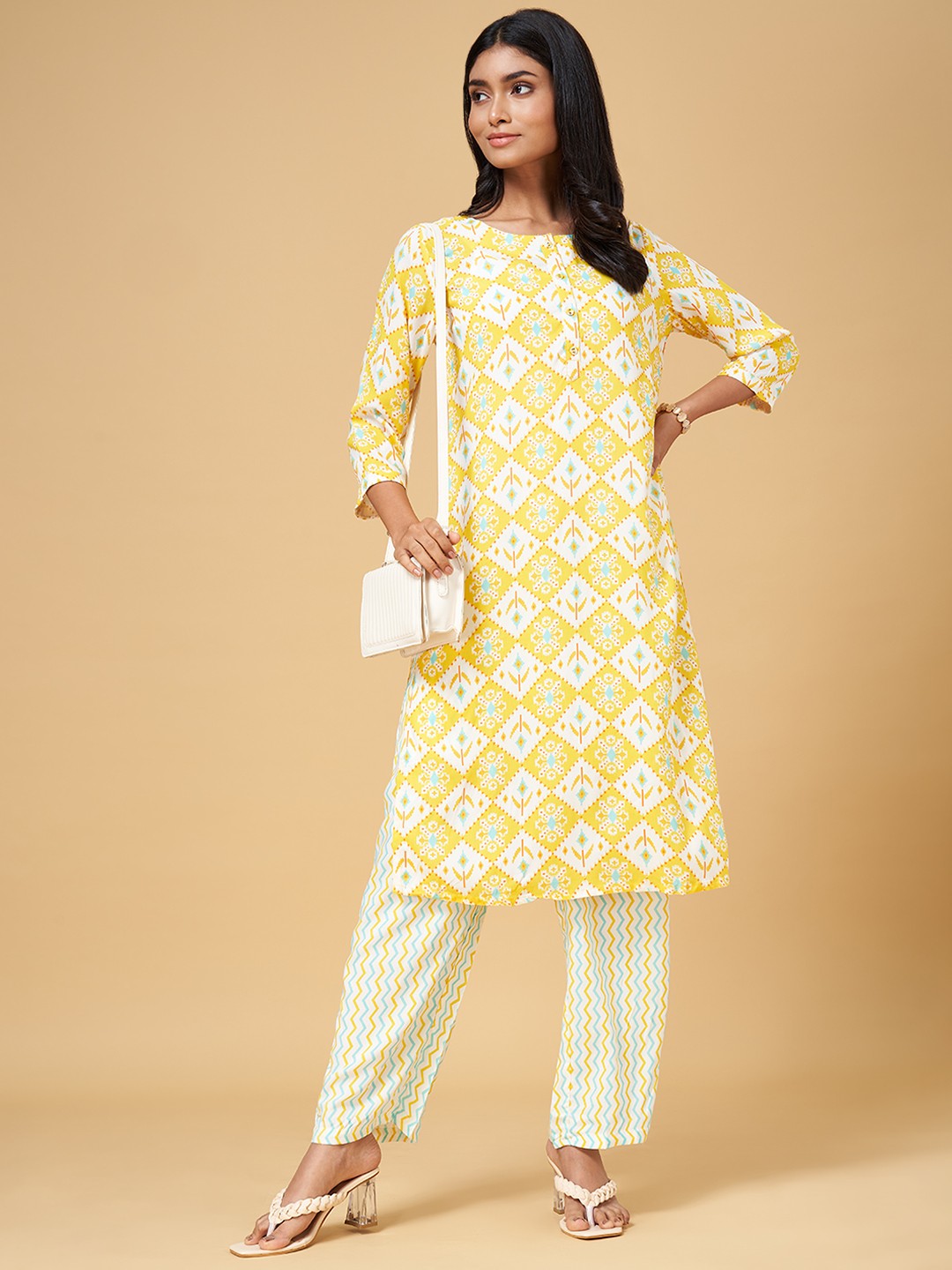 

RANGMANCH BY PANTALOONS Women Yellow Ethnic Motifs Printed Kurti with Trousers