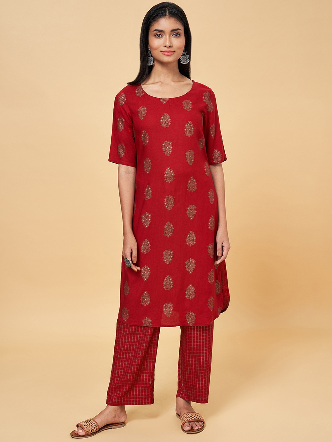 

RANGMANCH BY PANTALOONS Women Red Ethnic Motifs Printed Rayon Kurta with Palazzos