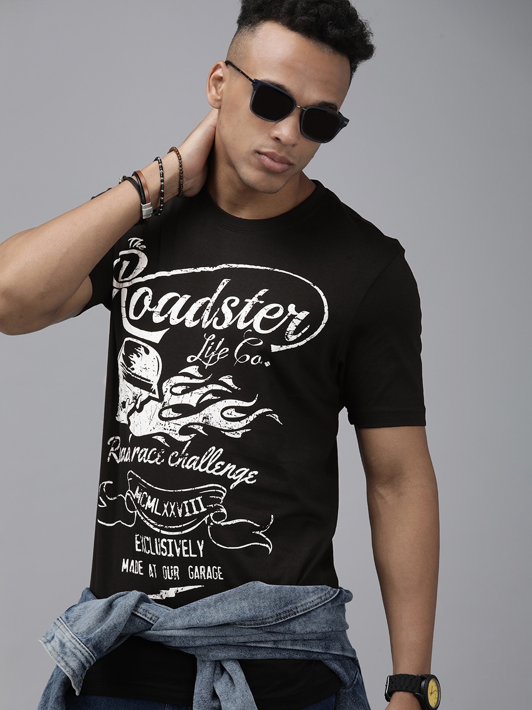 

Roadster Men Black & White Brand Logo Printed Cotton T-shirt