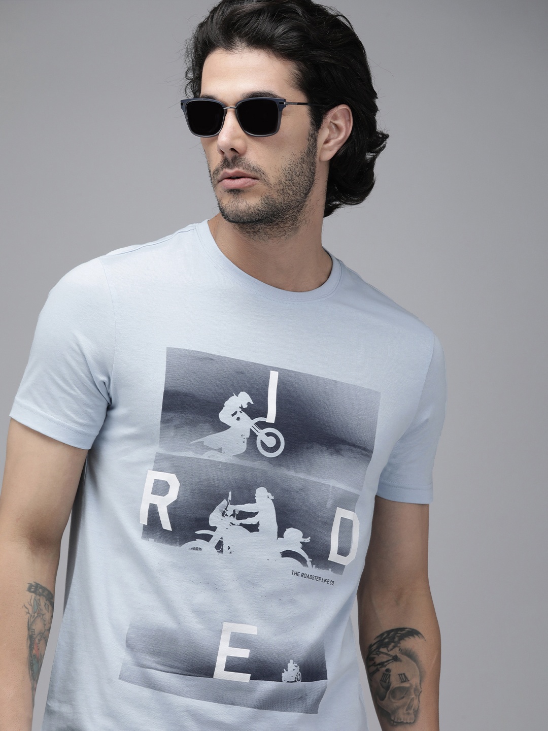 

Roadster Men Blue & White Biker Printed Pure Cotton T-shirt