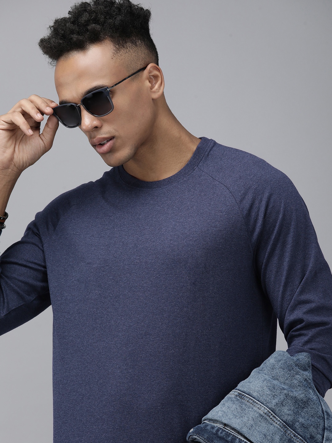 

Roadster Men Blue Extended Sleeves T-shirt