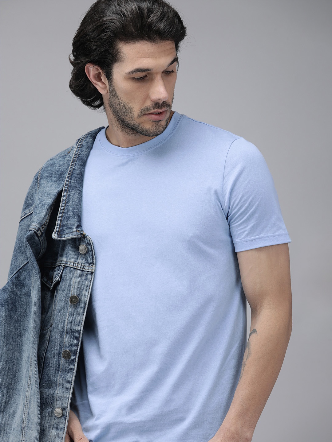 

Roadster Men Blue Solid Pure Cotton T-shirt