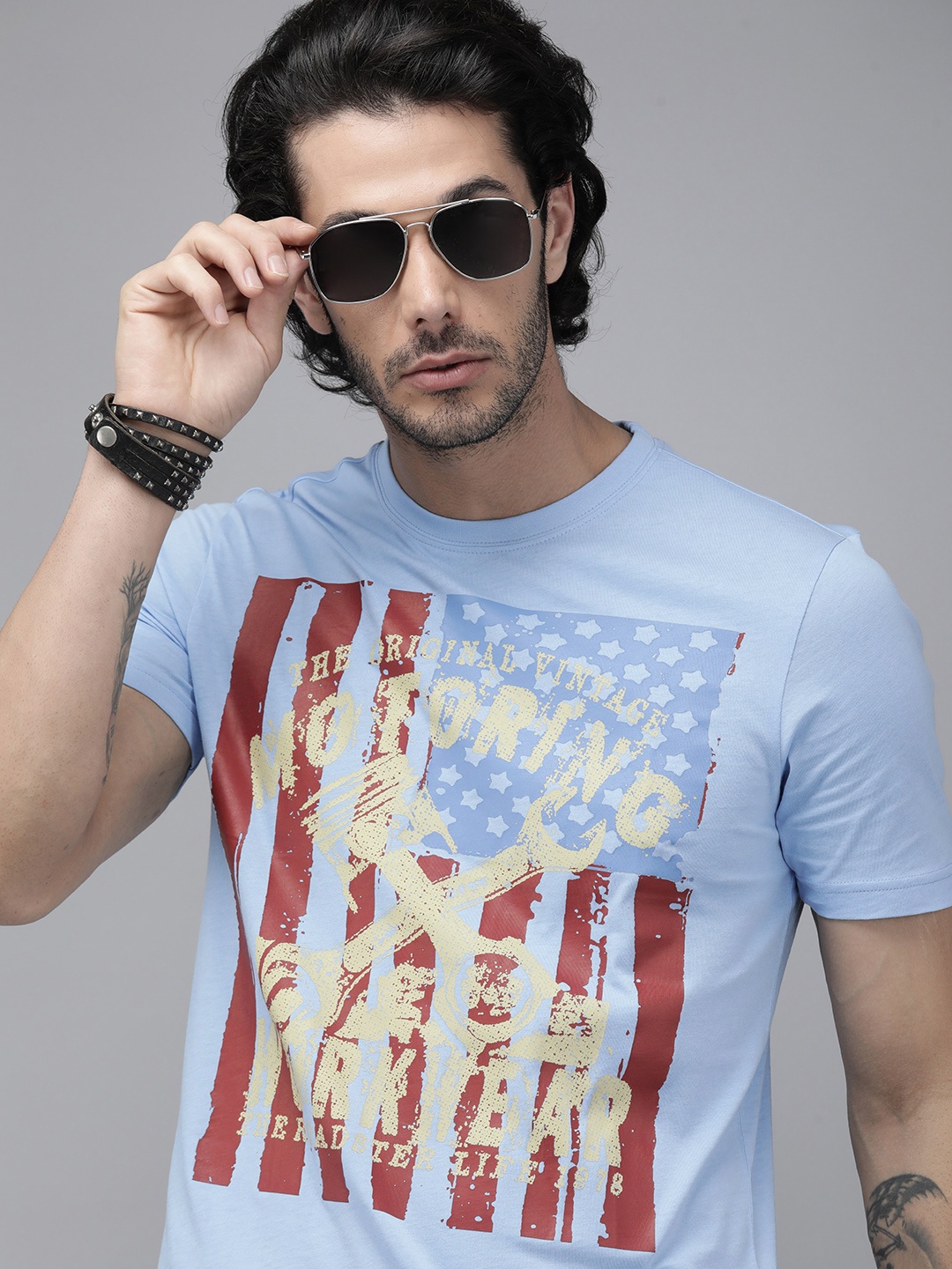 

Roadster Men Blue & Red Typography Printed T-shirt