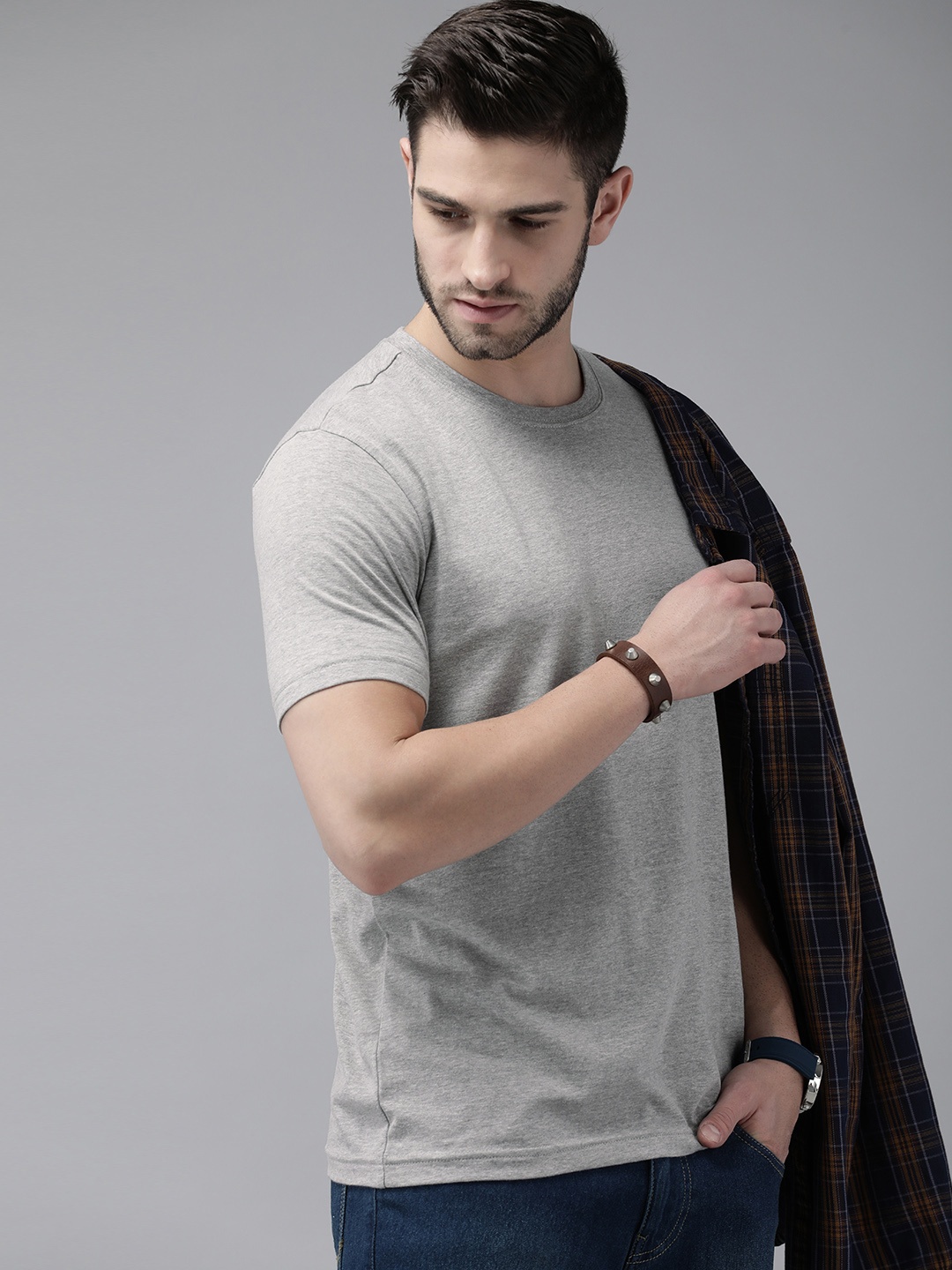 

Roadster Men Grey Melange Solid T-shirt