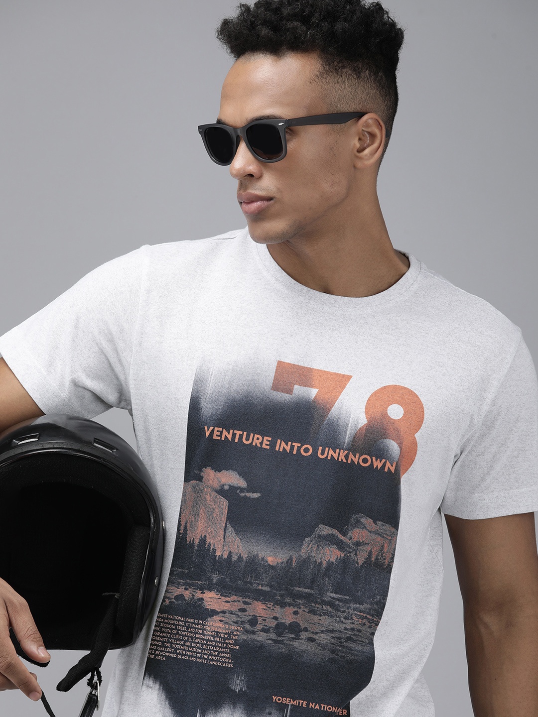 

Roadster Men White & Navy Blue Typography Printed T-shirt