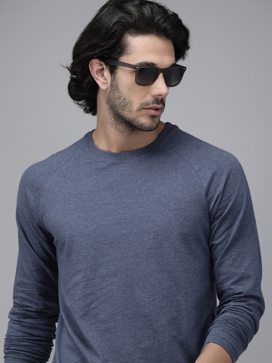 

Roadster Men Navy Blue Solid Pure Cotton T-shirt