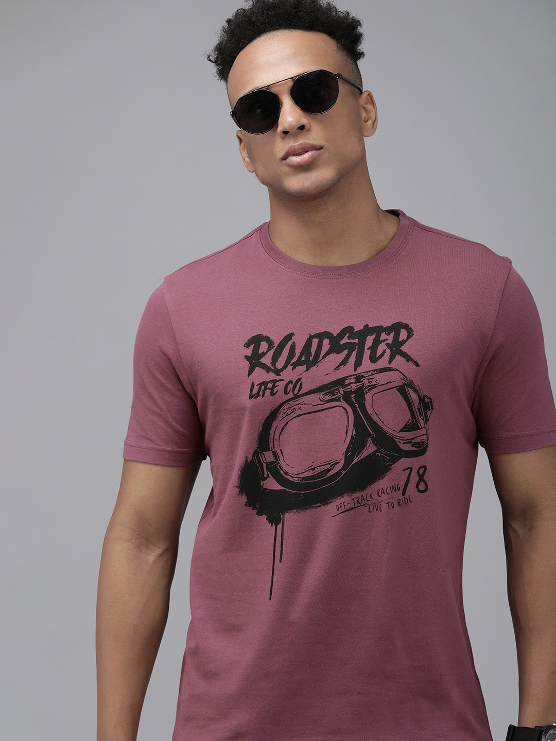 

Roadster Men Burgundy & Black Brand Logo Printed Pure Cotton T-shirt