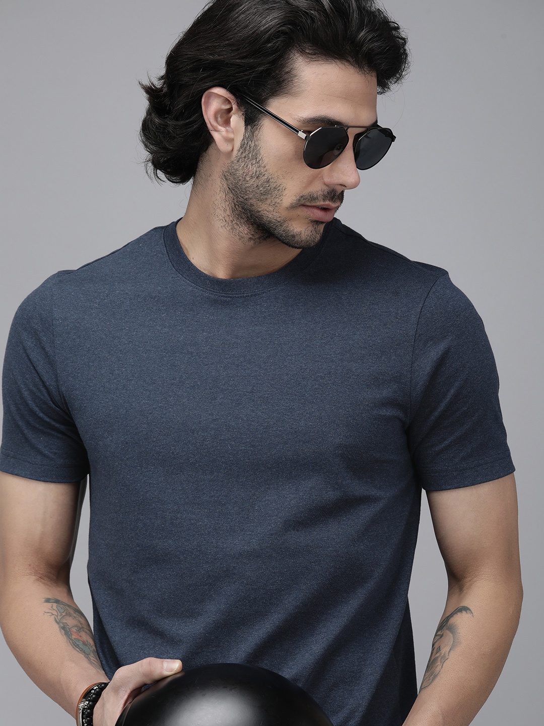 

Roadster Men Navy Blue Solid Pure Cotton T-shirt
