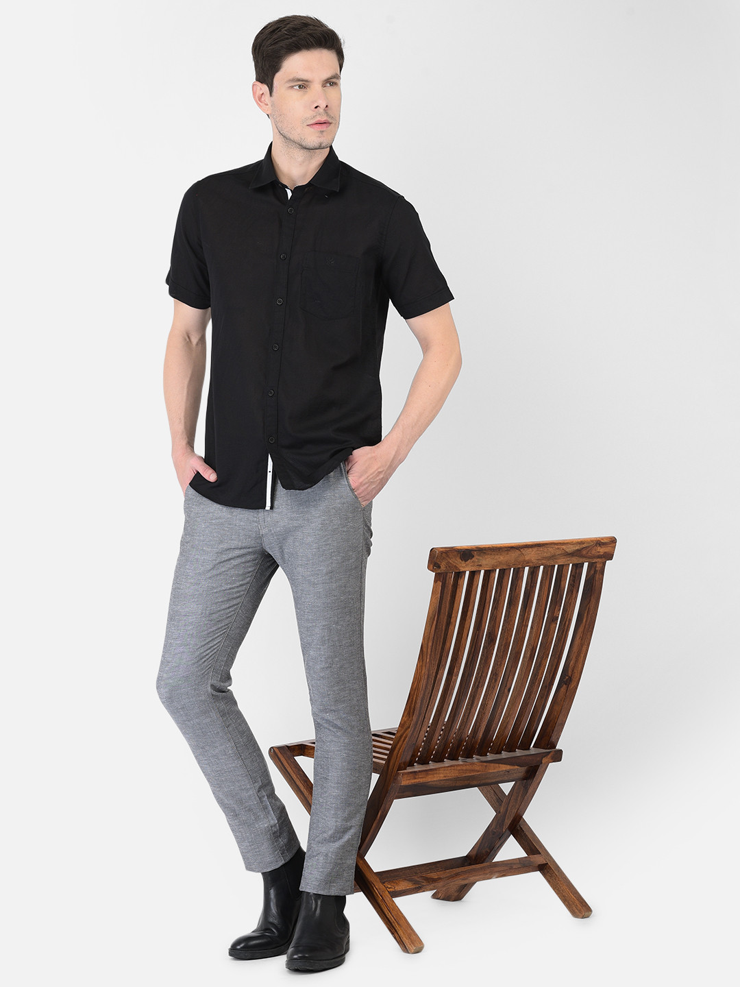 

Crimsoune Club Men Black Solid Slim Fit Cotton Casual Shirt