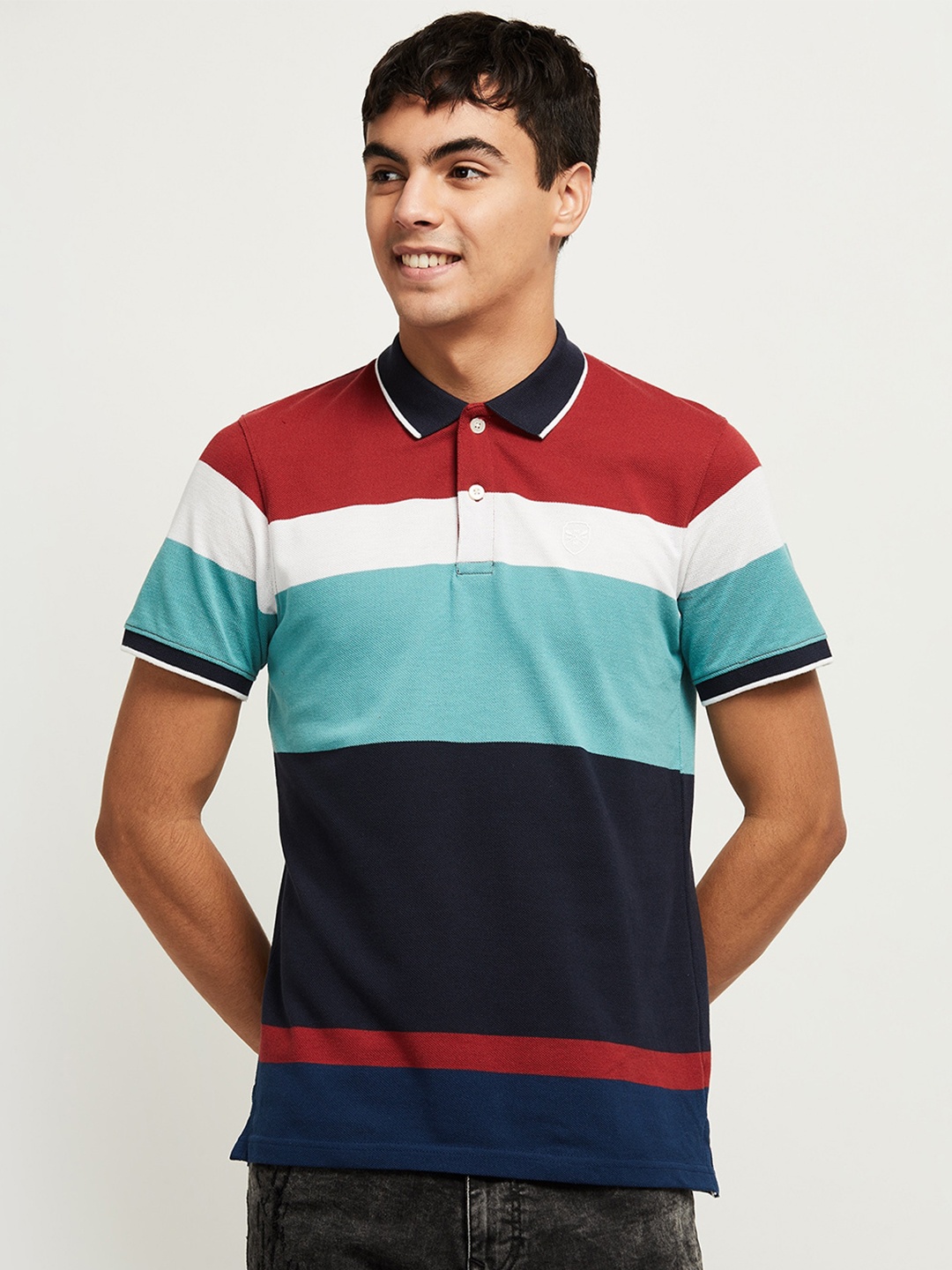 

max Men Red & Navy Blue Colourblocked Polo Collar T-shirt