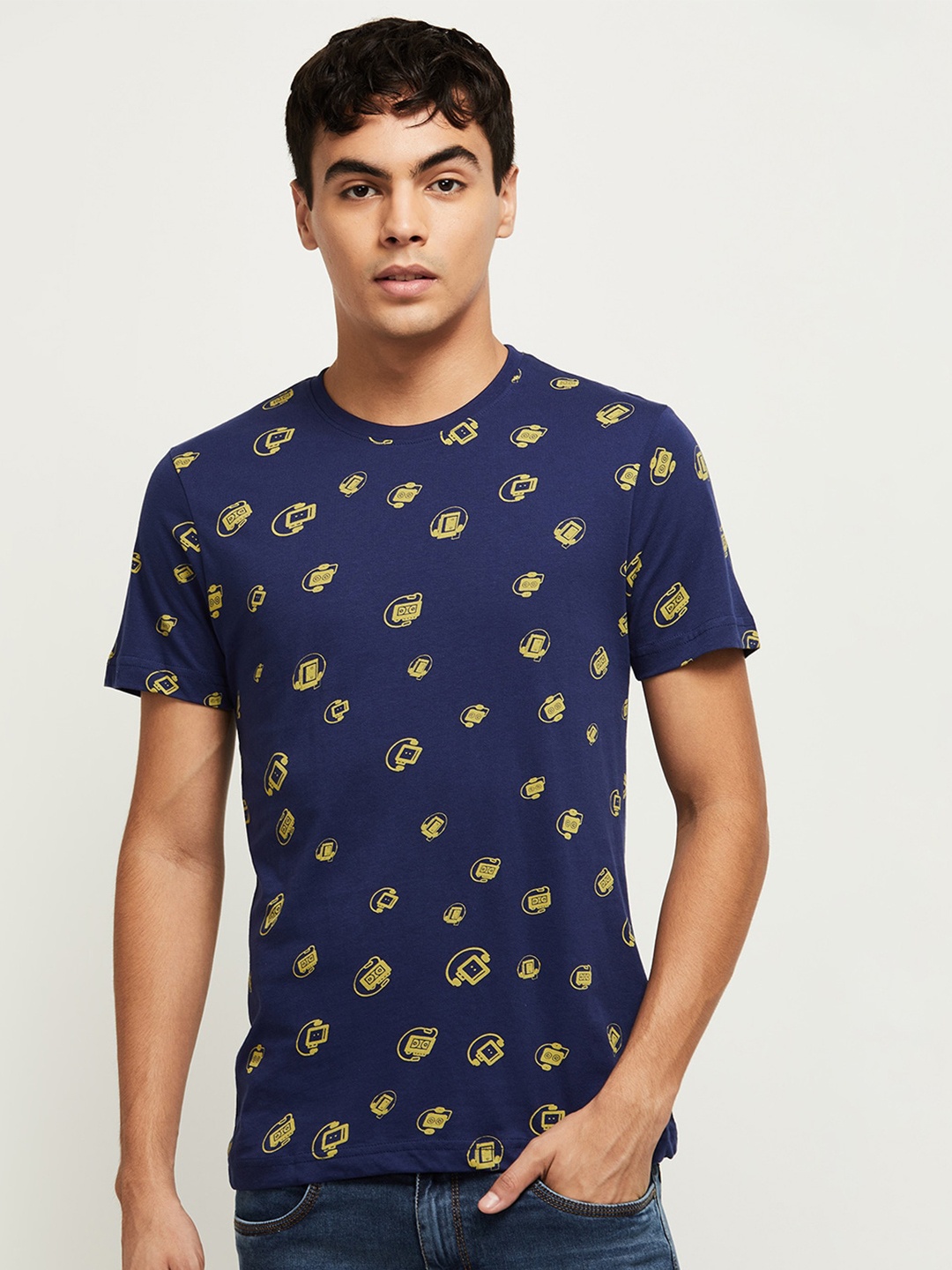 

max Men Blue & Yellow Conversational Printed Pure Cotton T-shirt