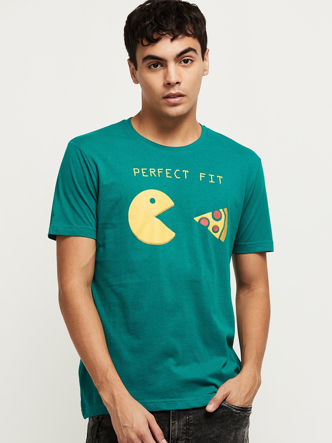 

max Men Green Graphic Printed Pure Cotton T-shirt