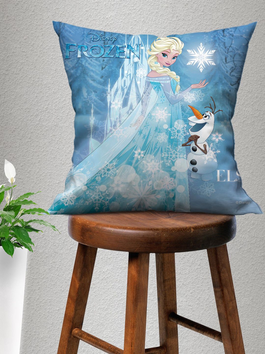 

Disney White & Blue Cartoon Characters Square Cushion Covers