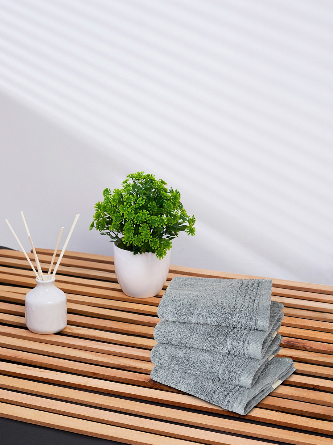 

Himeya Set Of 4 Vintage Blue Solid 650 GSM Cotton Face Towels