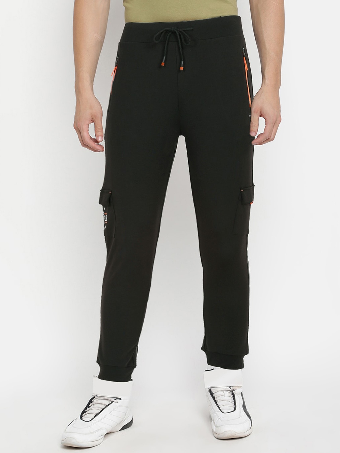 

V2 Value & Variety Men Green Solid Track Pants