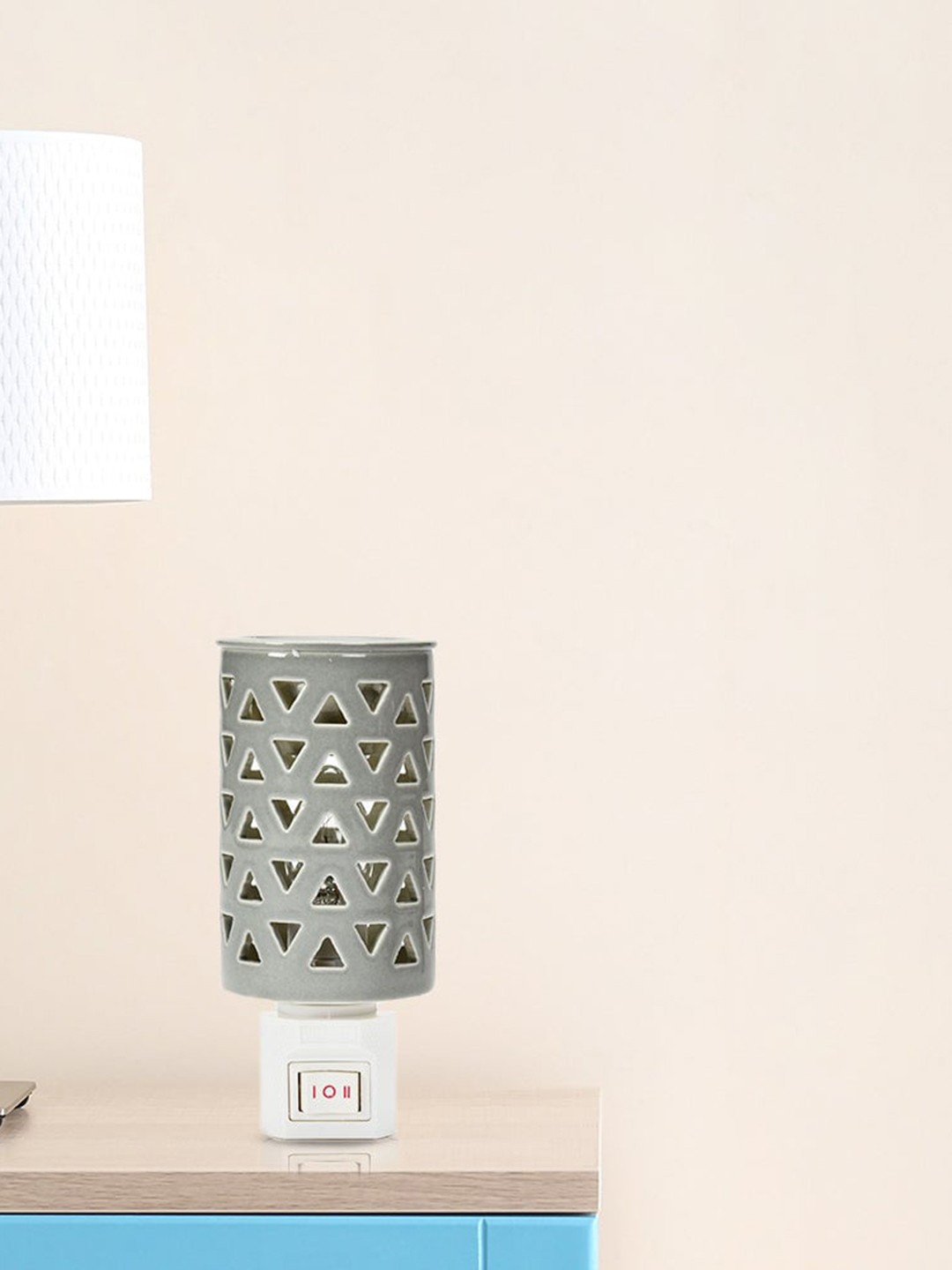 

Athome by Nilkamal Palm Leaf Grey Cutwork Wall Lamp