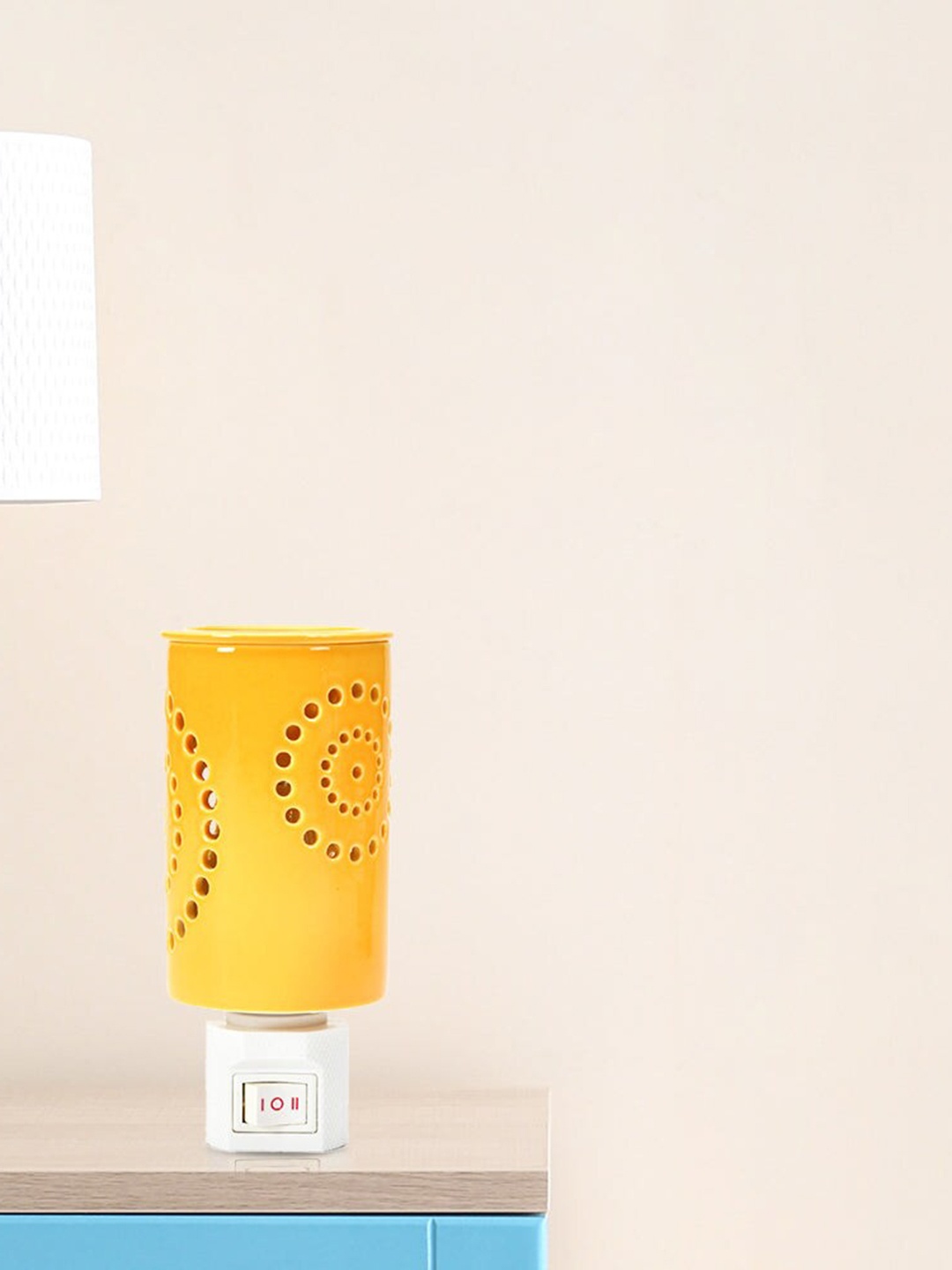 

Athome by Nilkamal Palm Leaf Mustard Yellow Cylindrical Cutwork Wall Lamp
