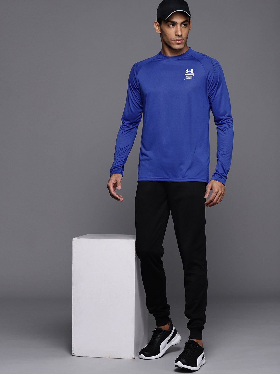 

UNDER ARMOUR Men Blue Armourprint Long Sleeves Oversized T-shirt