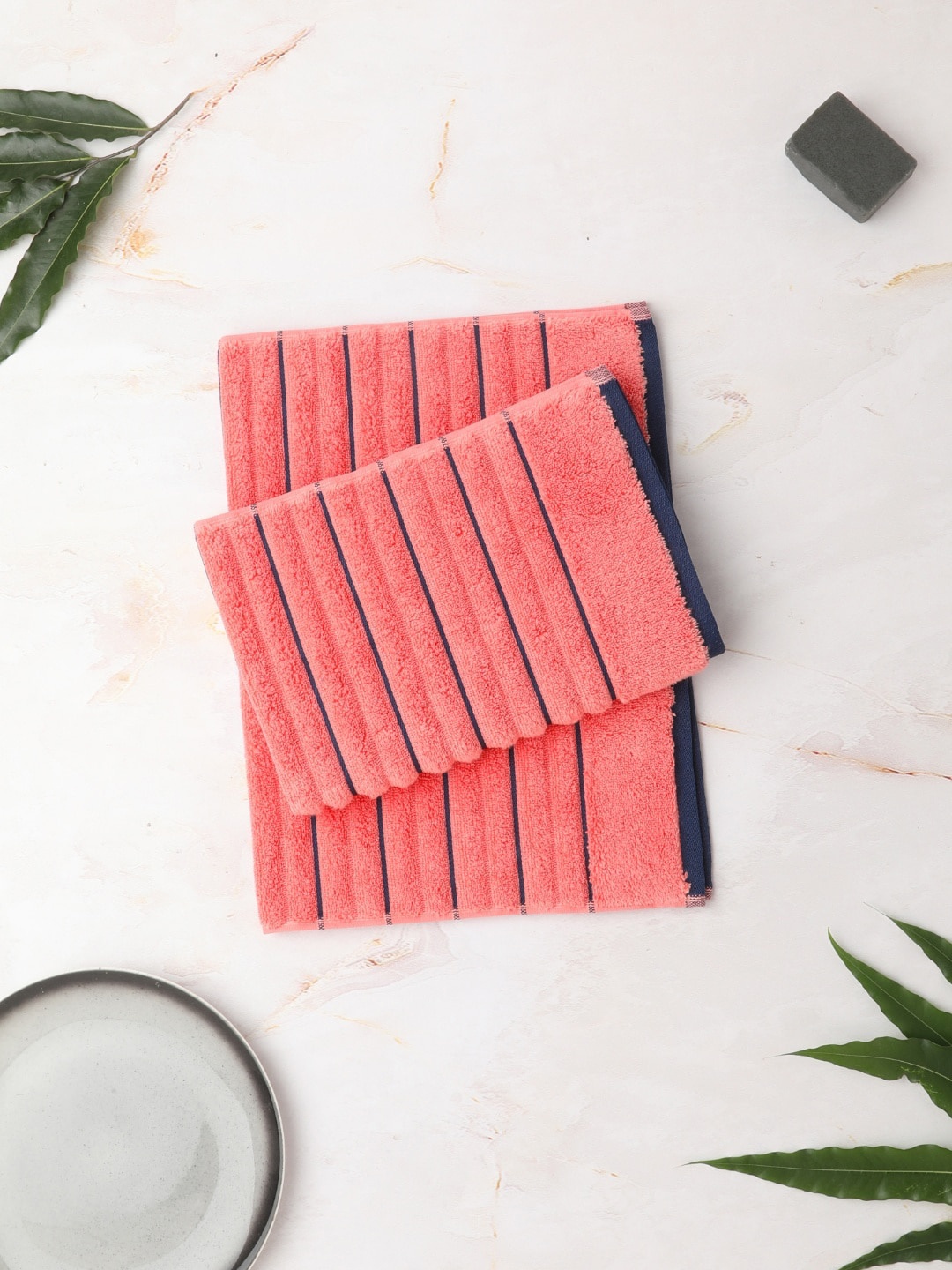 

SPACES Set Of 2 Coral-Coloured Solid 575 GSM Pure Cotton Hand Towels