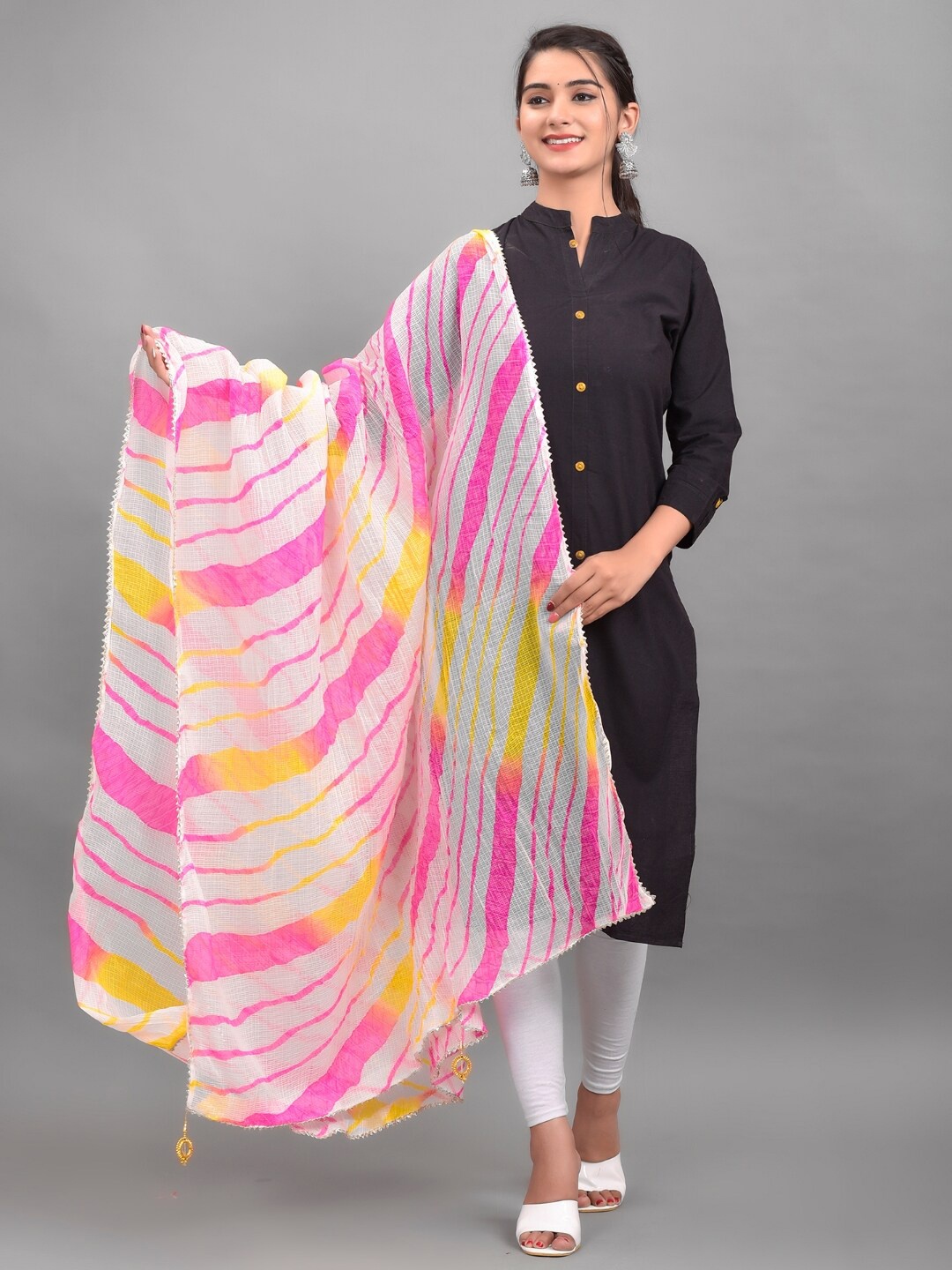 

Apratim White & Pink Printed Leheriya Dupatta