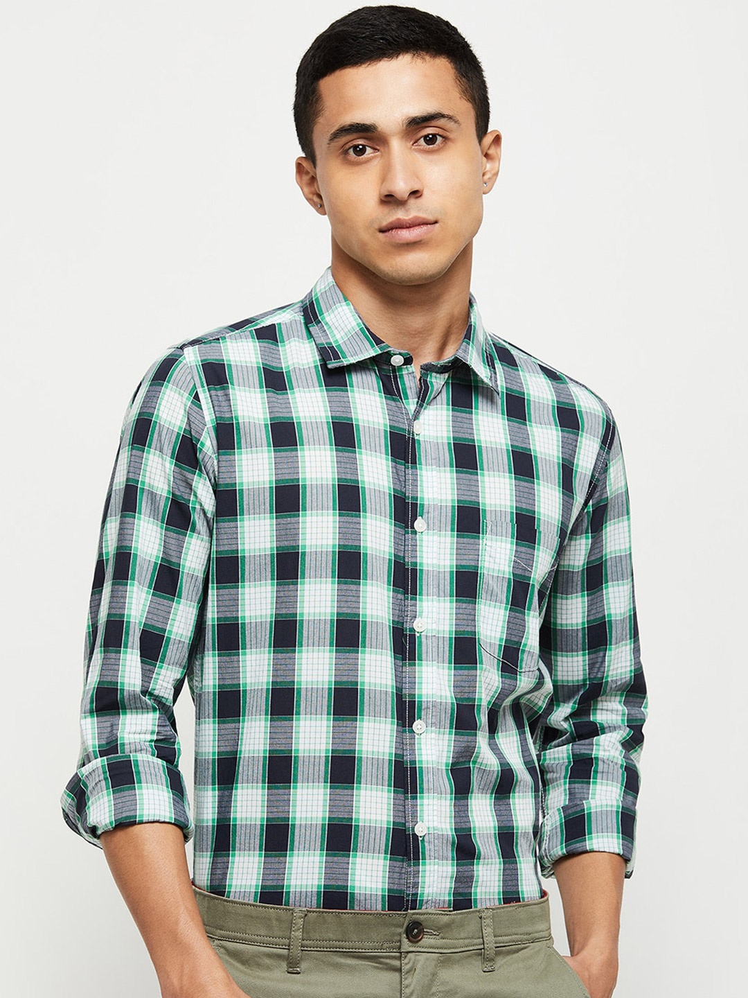 

max Men Green & White Tartan Checked Cotton Casual Shirt