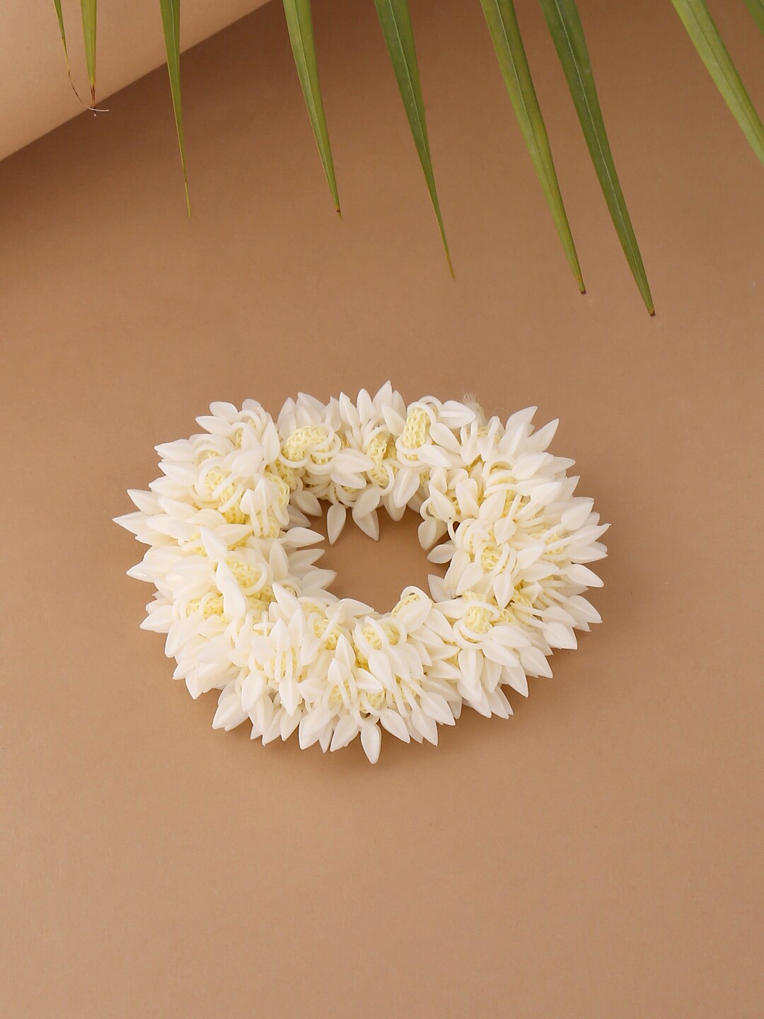 

VIRAASI Women White Floral Embellished Scrunchie
