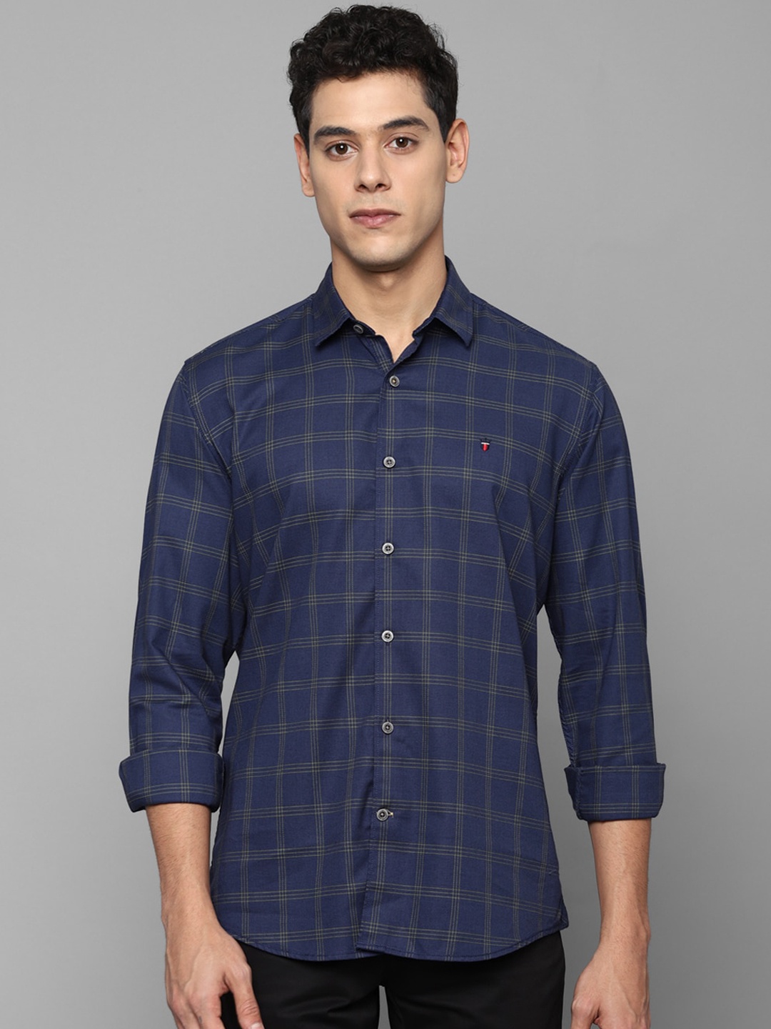 

Louis Philippe Sport Men Navy Blue Slim Fit Checked Casual Shirt
