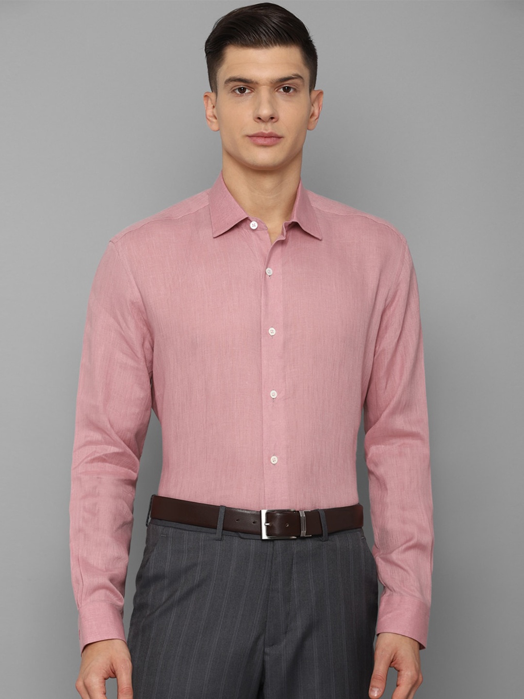 

Luxure by Louis Philippe Men Pink Linen Formal Shirt