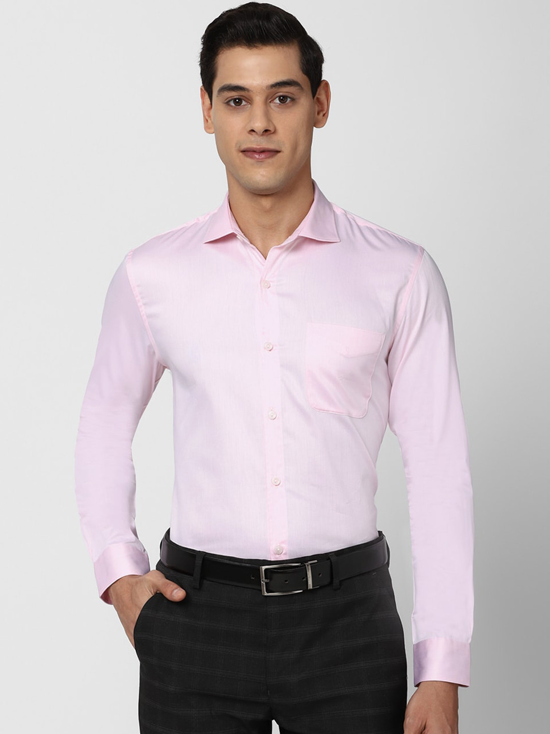 

Peter England Elite Men Pink Solid Slim Fit Cotton Formal Shirt