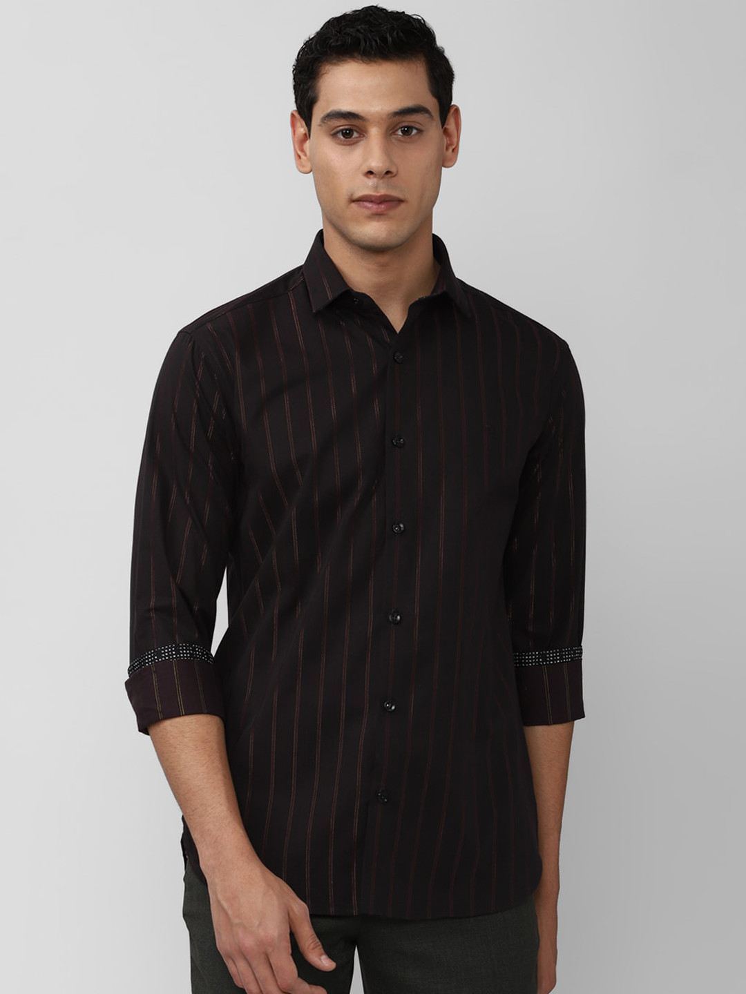 

V Dot Men Black & Brown Slim Fit Striped Pure Cotton Casual Shirt