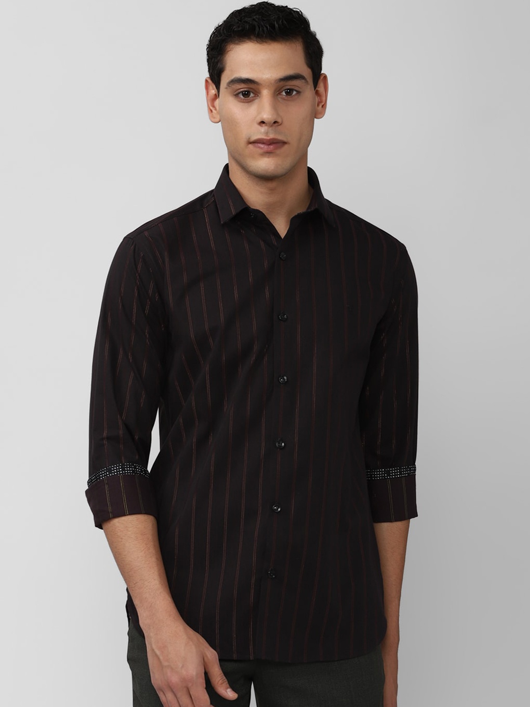 

V Dot Men Black & Brown Slim Fit Striped Pure Cotton Casual Shirt