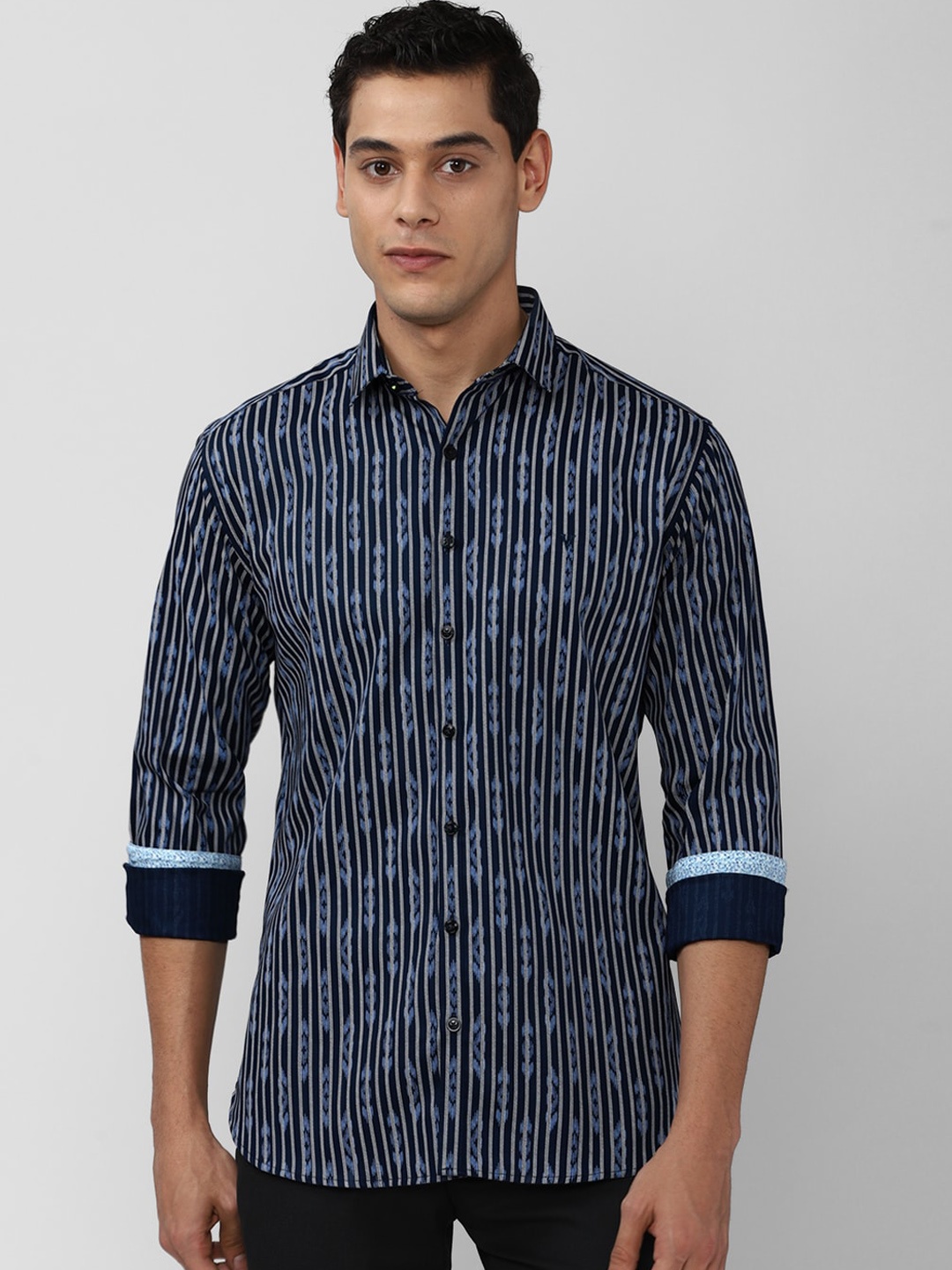 

V Dot Men Navy Blue Slim Fit Striped Casual Shirt