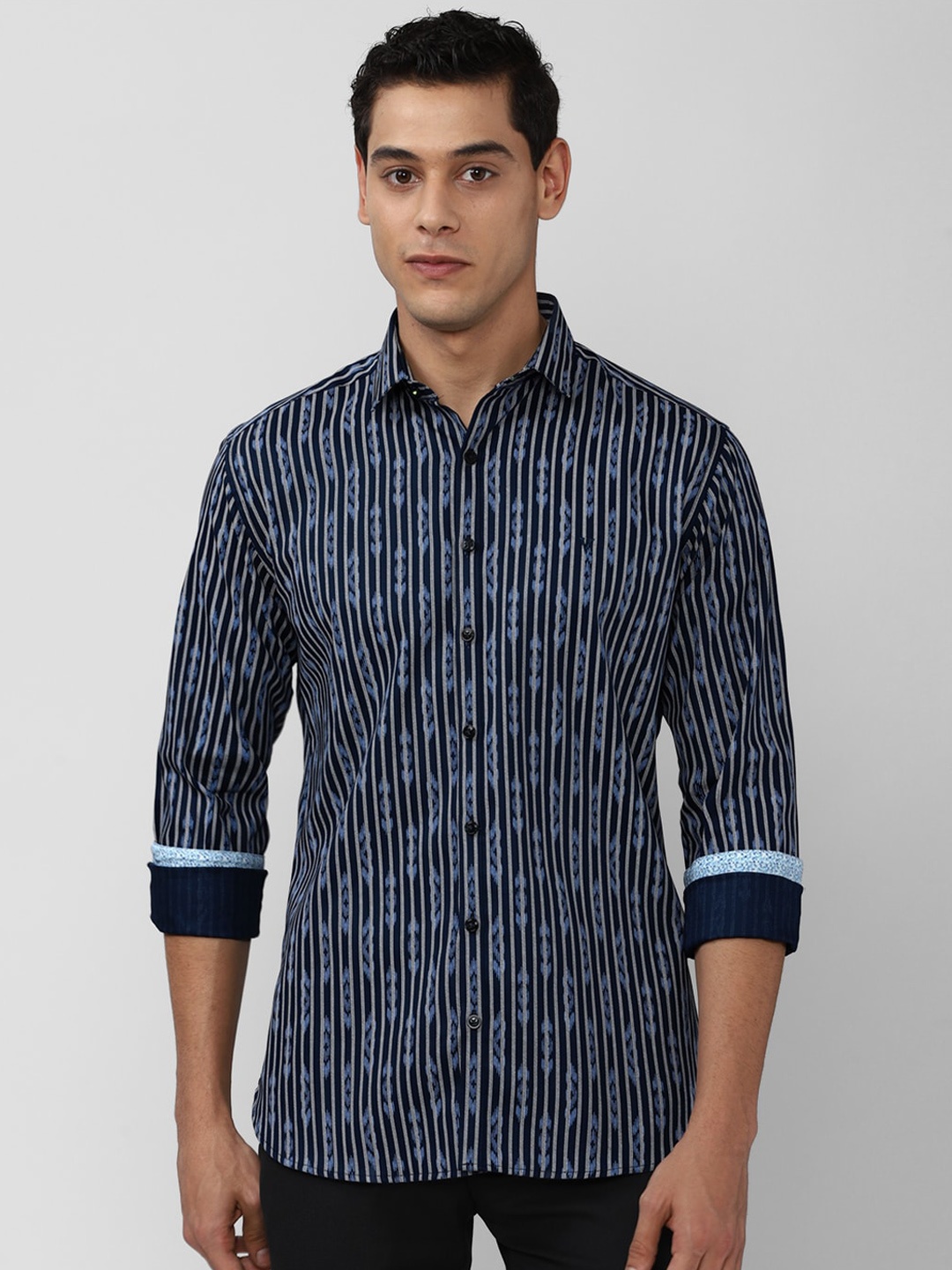 

V Dot Men Navy Blue Slim Fit Striped Casual Shirt