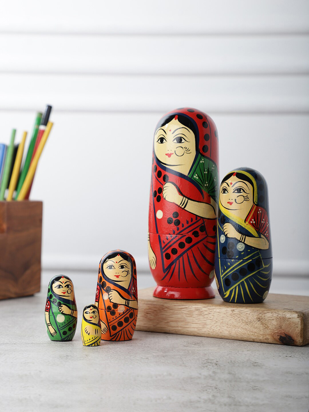 

VarEesha Set of 5 Multi-Colored Wood Doll Showpieces