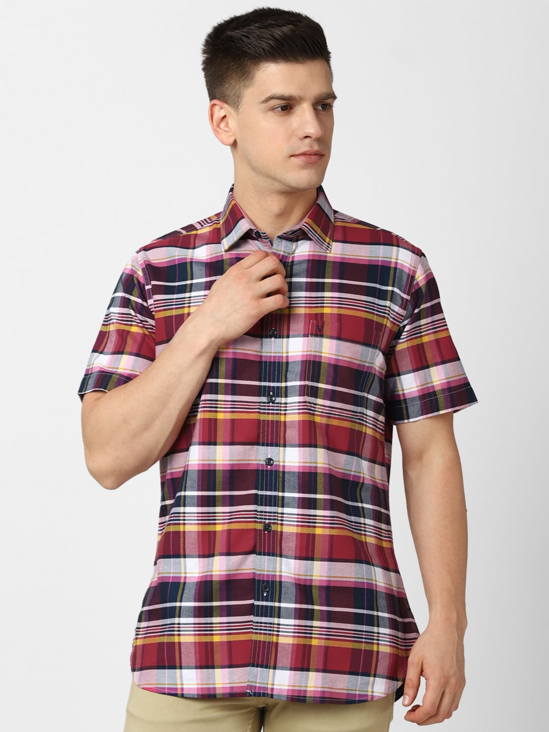 

Van Heusen Sport Men Maroon Slim Fit Checked Casual Shirt