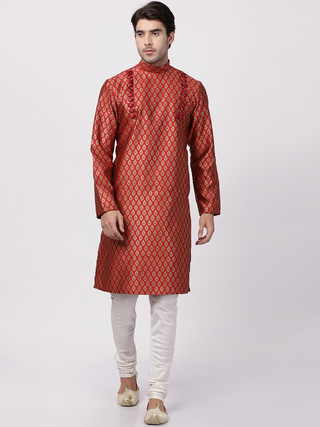 

VASTRAMAY Men Maroon Ethnic Motifs Printed Kurta with Pyjamas