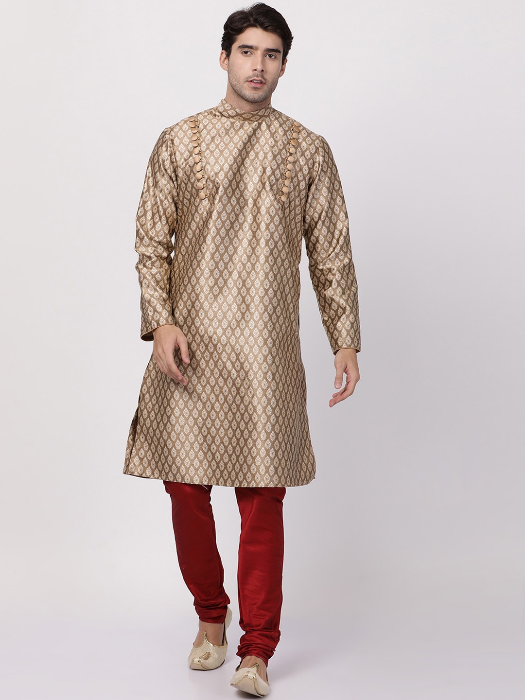 

VASTRAMAY Men Gold-Toned Ethnic Motifs Printed Kurta with Pyjamas