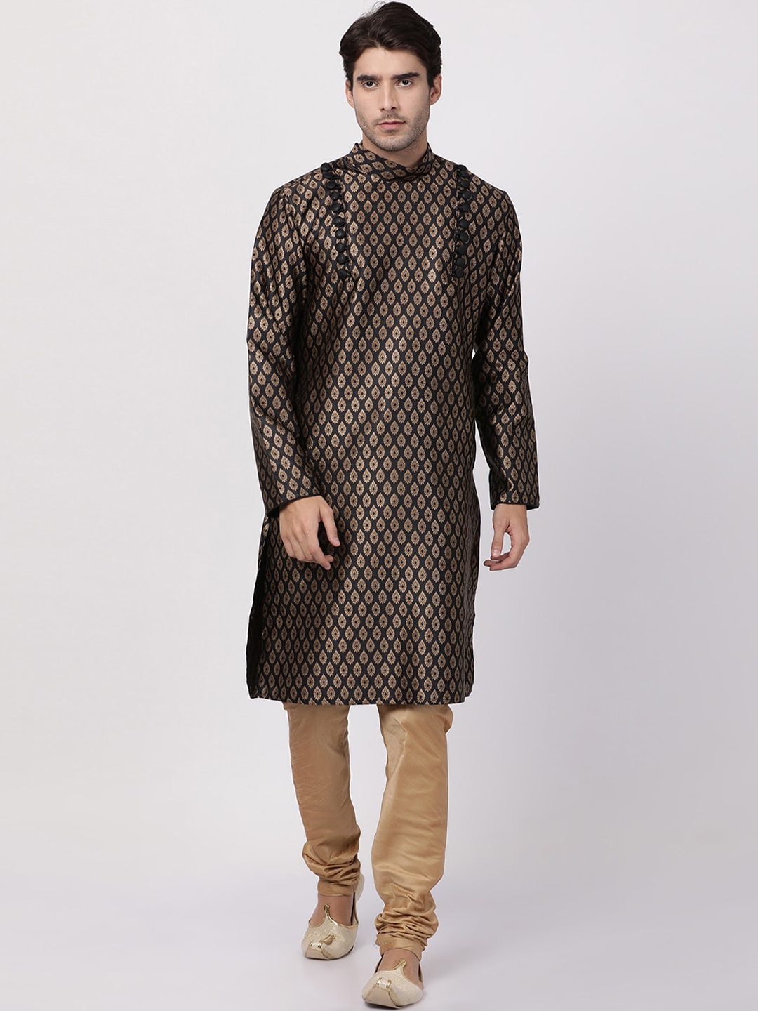 

VASTRAMAY Men Black Ethnic Motifs Printed Kurta with Pyjamas