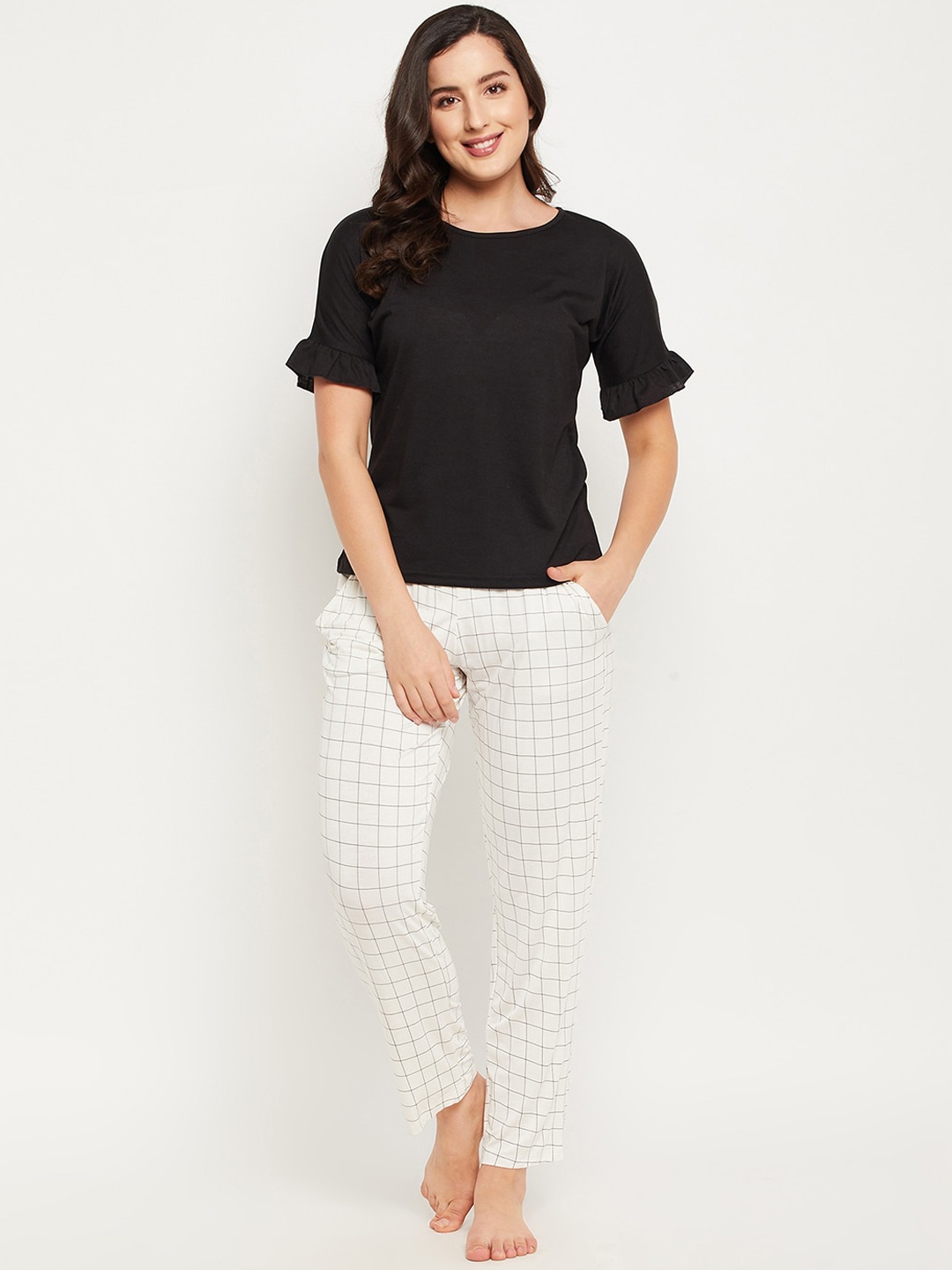 

Clovia Women Black & White Night suit