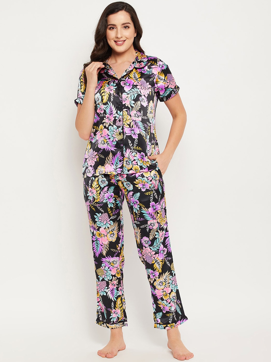 

Clovia Women Black & Multicoloured Printed Night suit