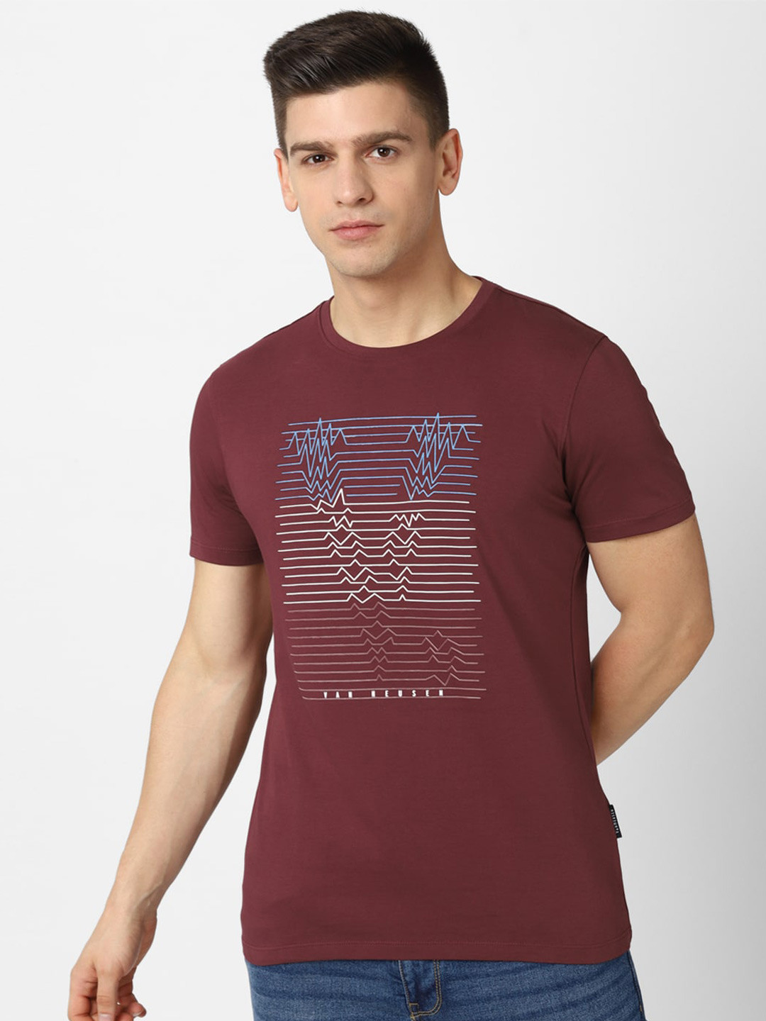 

V Dot Men Maroon Printed Pure Cotton Slim Fit T-shirt