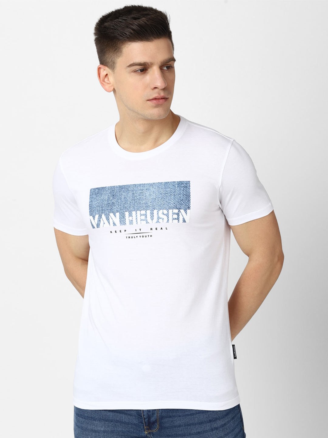 

V Dot Men White Typography Printed Applique Slim Fit T-shirt