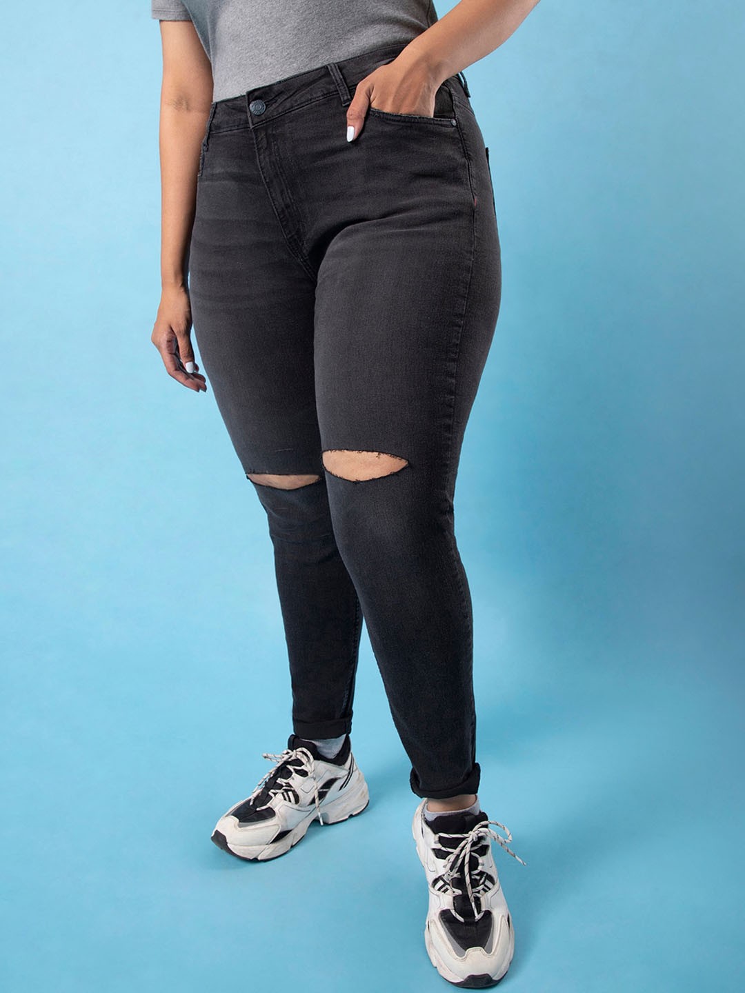 

Instafab Plus Women Black Jean Skinny Fit Slash Knee Stretchable Jeans