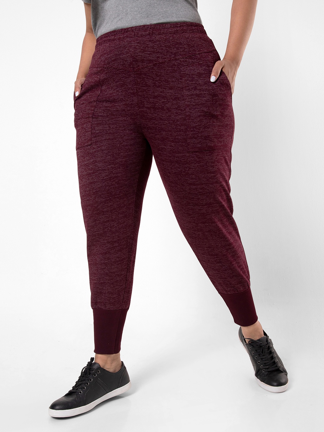 

Instafab Plus Women Maroon Solid Cotton Joggers