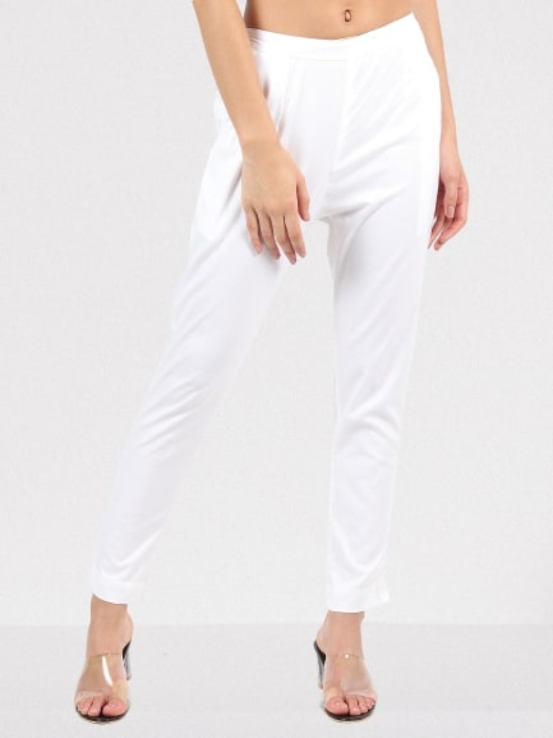 

MUFFLY Women White Cropped Trousers