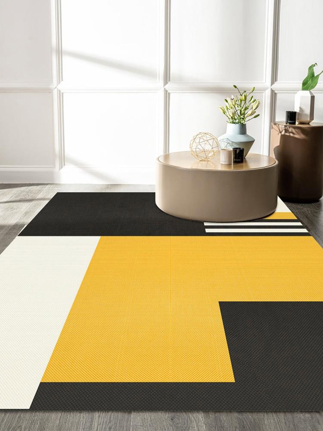 

DDecor Black & Yellow Geometric Traditional Carpet