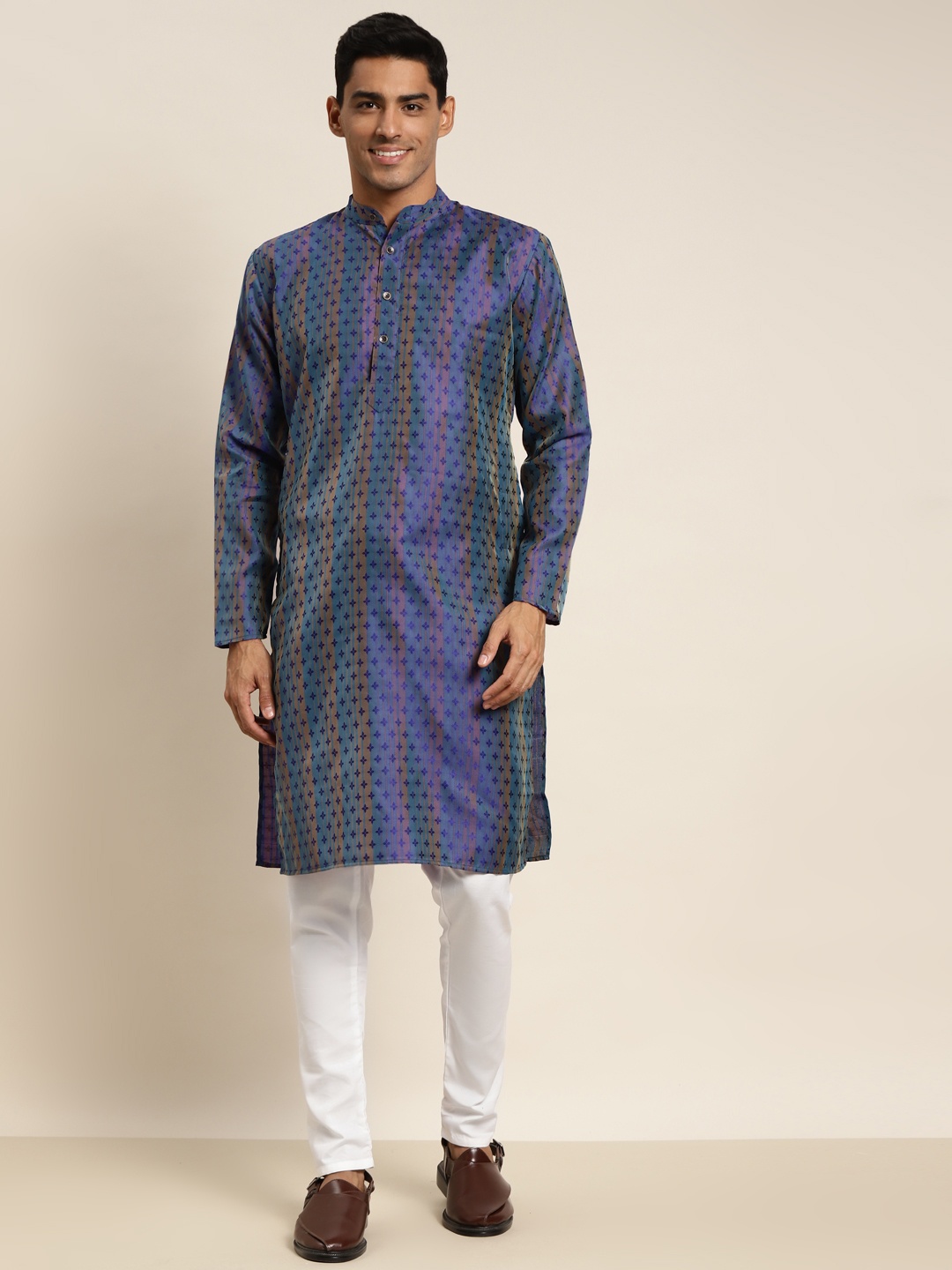 

SOJANYA Men Blue Ethnic Motifs Kurta with Pyjamas