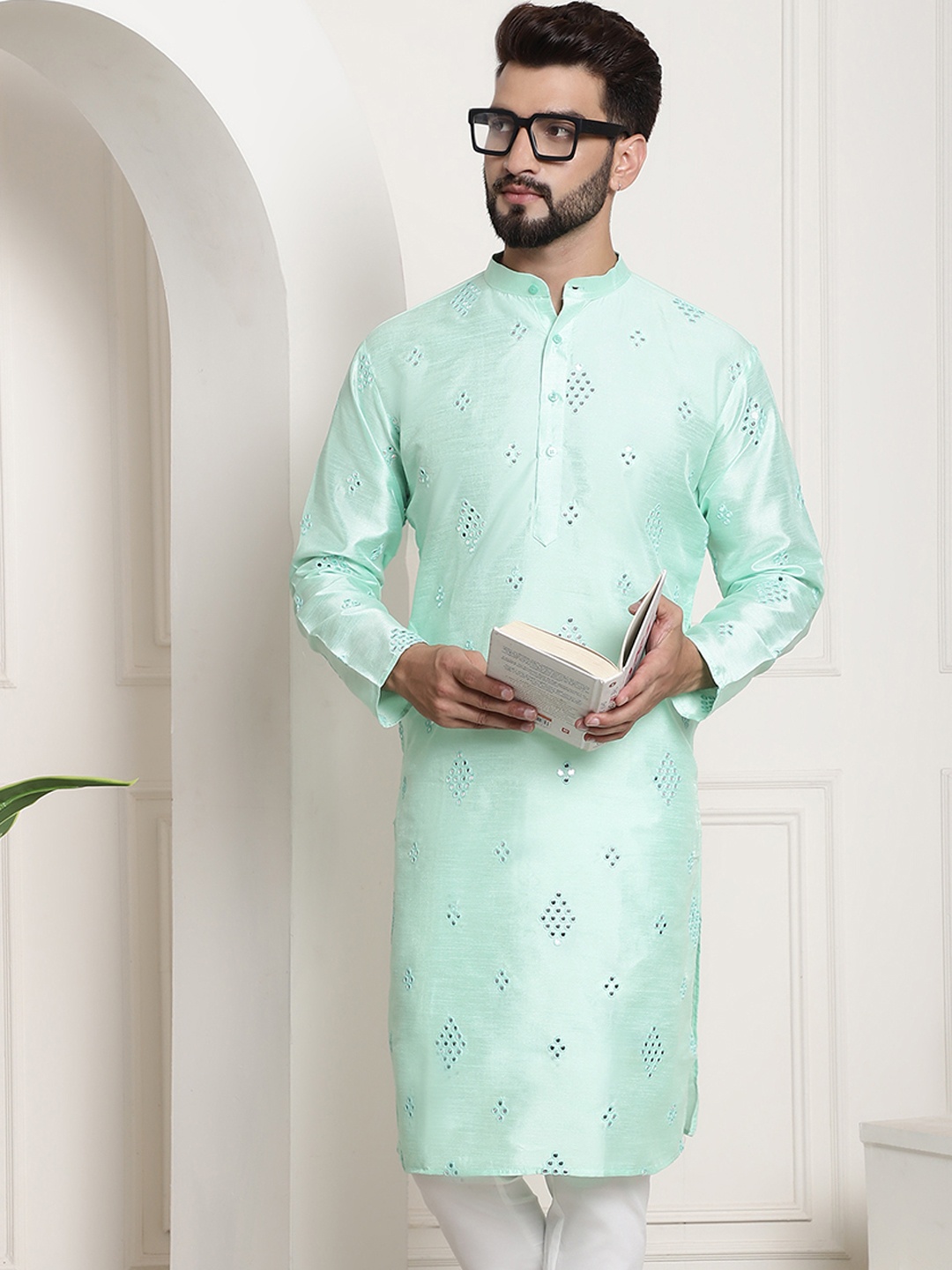 

SOJANYA Men Sea Green Embellished Mirror Work Kurta