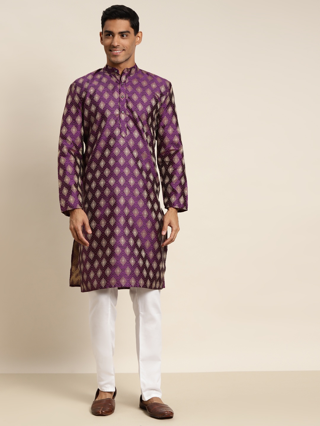 

SOJANYA Men Purple Woven Design Kurta with Churidar